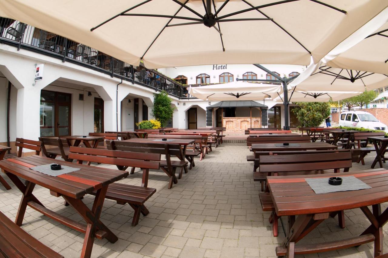 Hotel Slunecni Dvur Brno Exterior photo